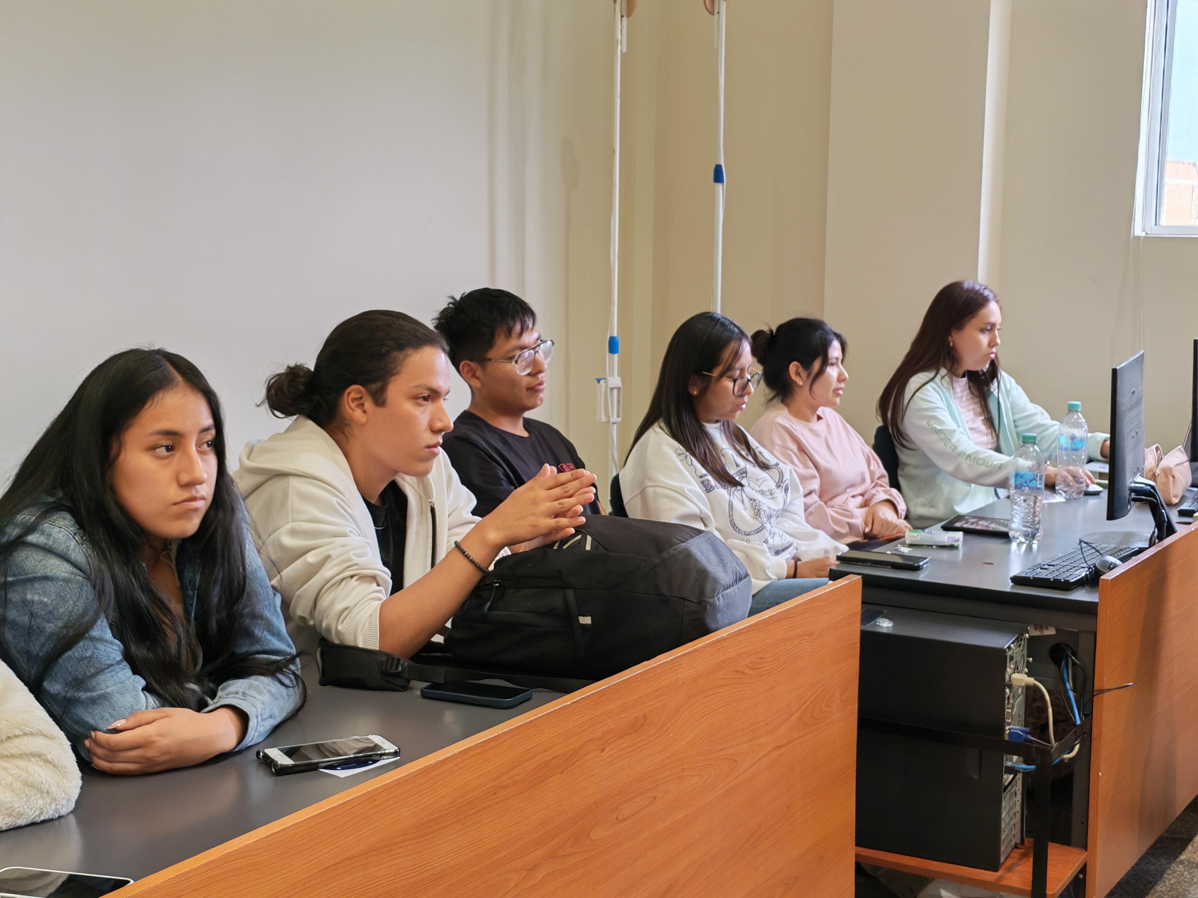 MeetUp de Lanzamiento AWS Student Builder Group Cochabamba — Foto 9