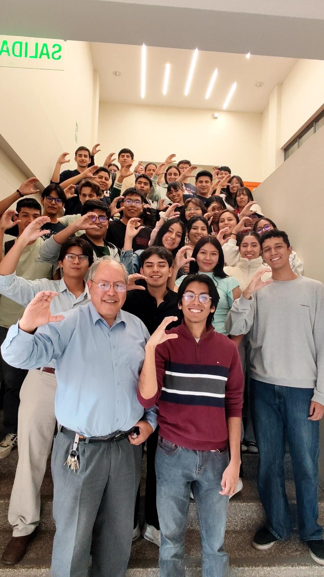 MeetUp de Lanzamiento AWS Student Builder Group Cochabamba — Foto 1
