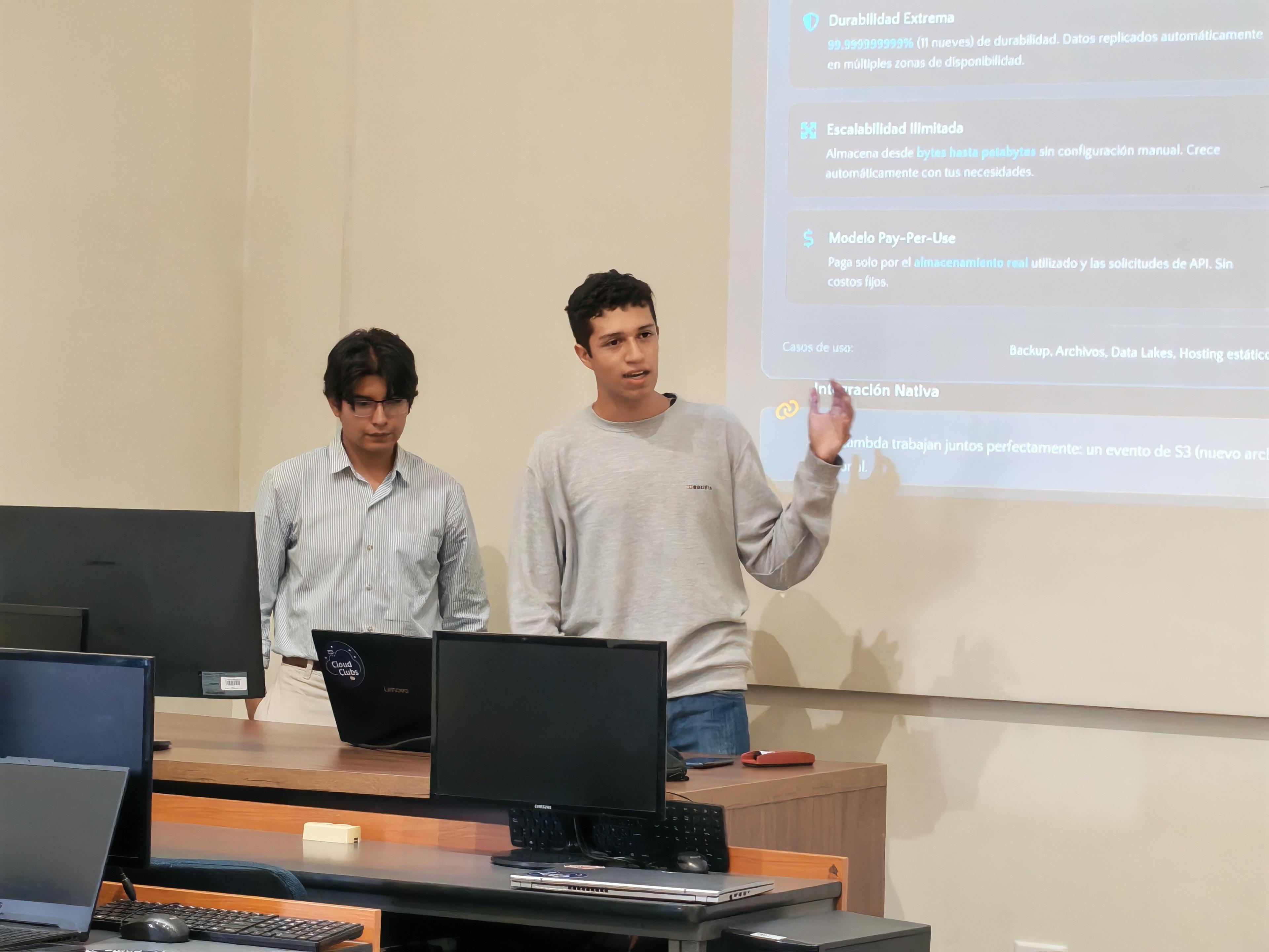 MeetUp de Lanzamiento AWS Student Builder Group Cochabamba — Foto 8